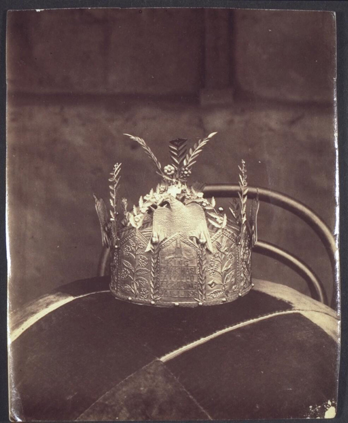 King of Akropong crown